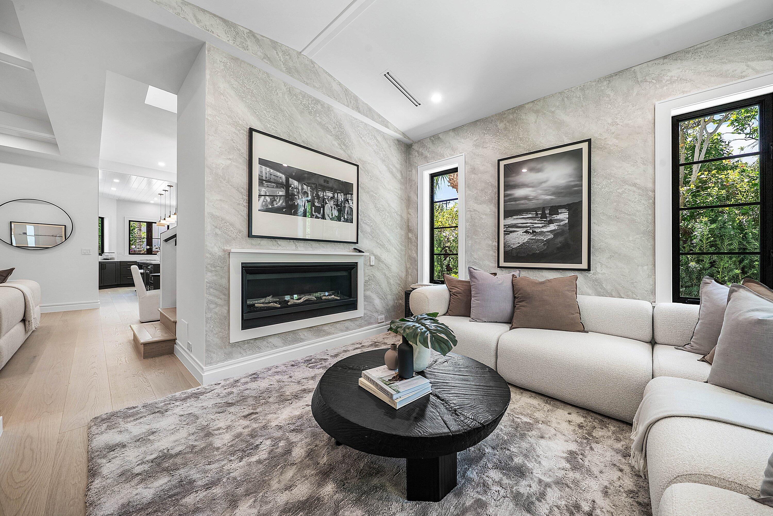 230 Pershing Way West Palm Beach, FL 33401
