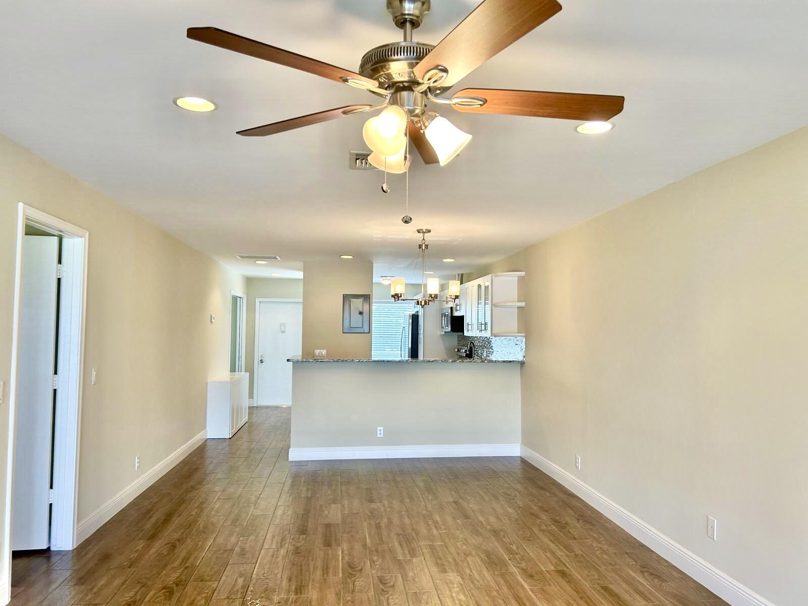 2811 SW 15th #202 Delray Beach, FL 33445