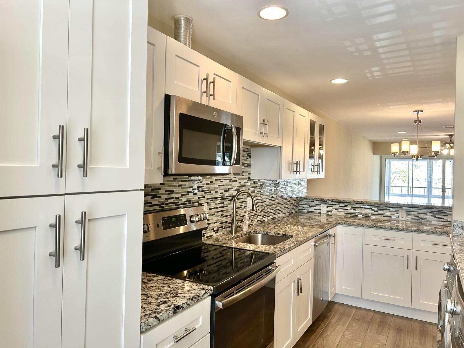 2811 SW 15th #202 Delray Beach, FL 33445