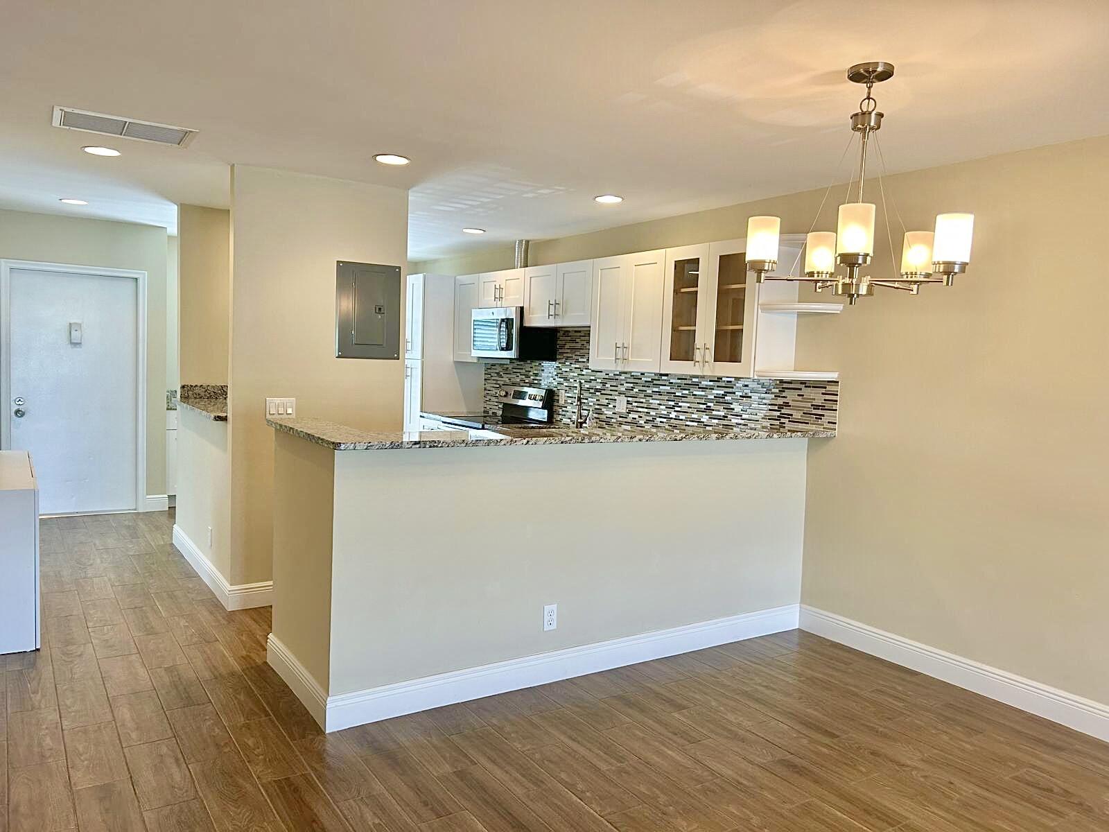 2811 SW 15th #202 Delray Beach, FL 33445