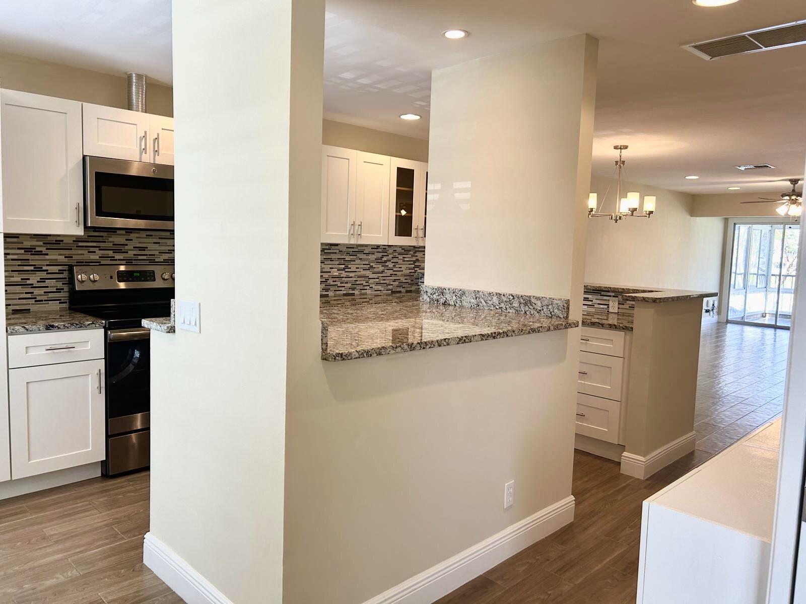 2811 SW 15th #202 Delray Beach, FL 33445