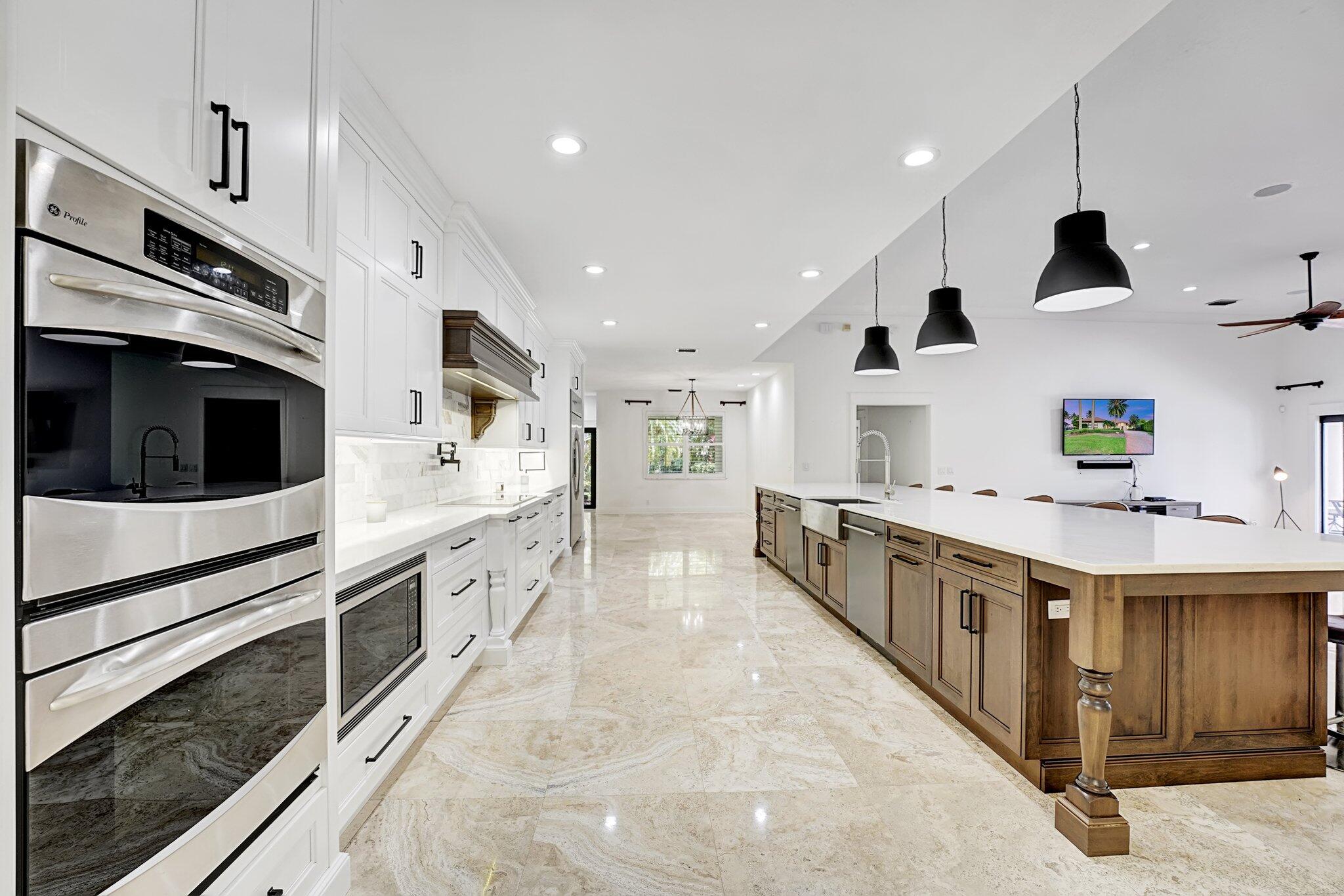 2386 Sunderland Ave Wellington, FL 33414