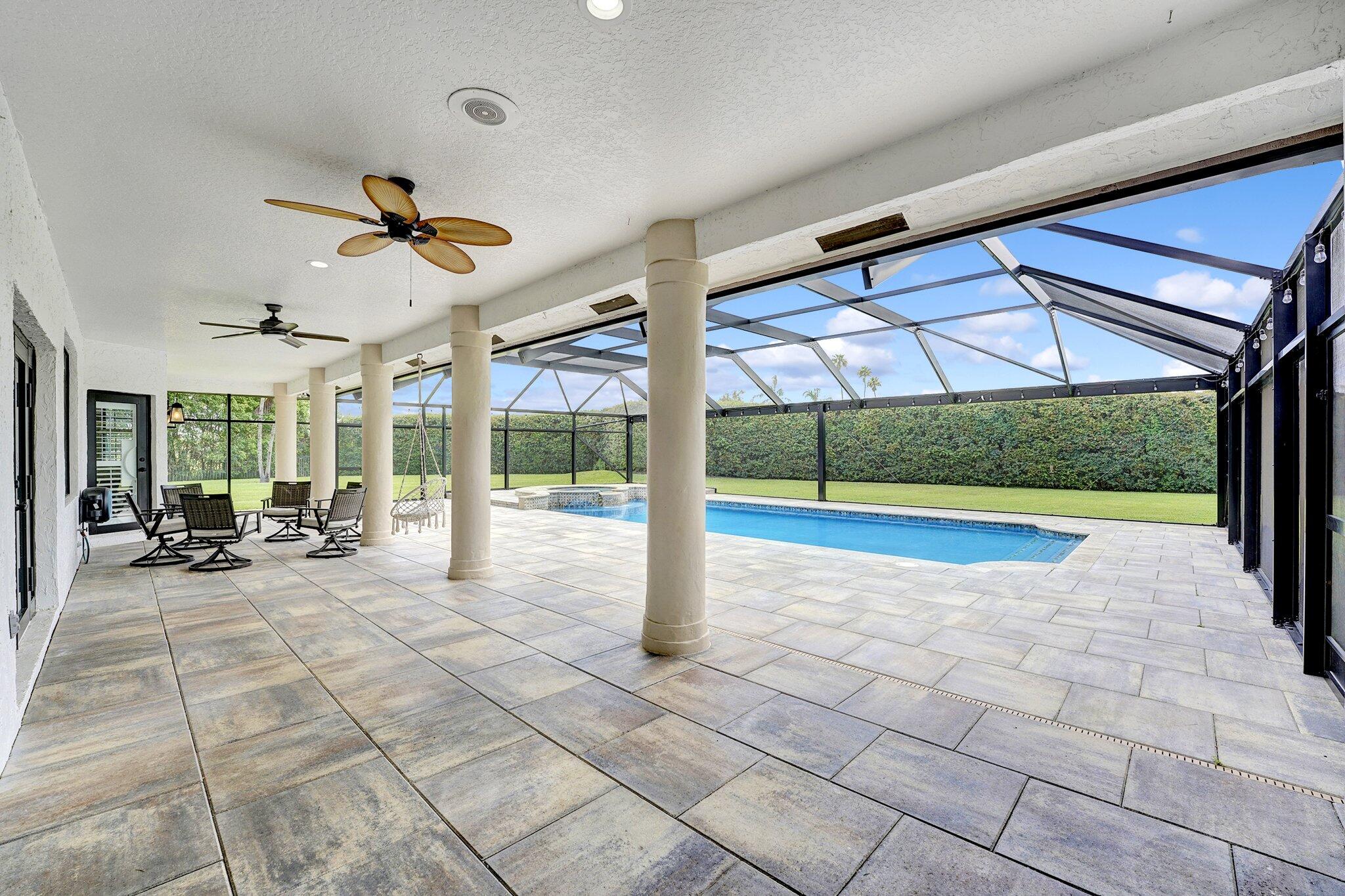 2386 Sunderland Ave Wellington, FL 33414