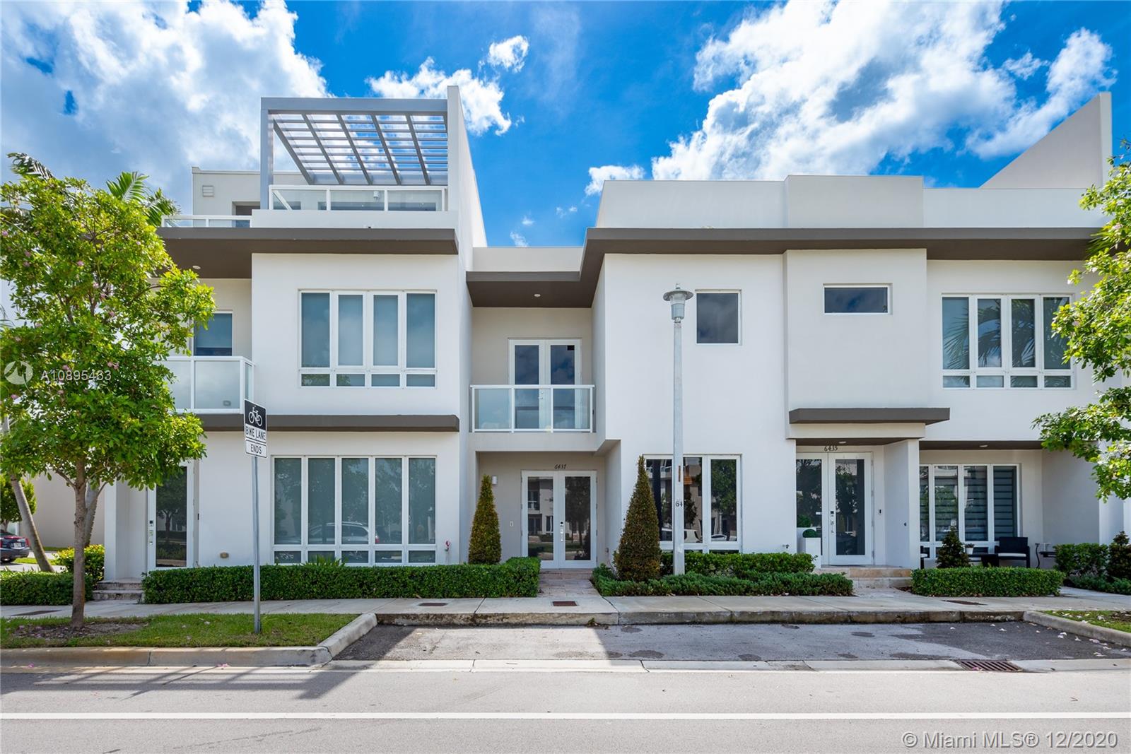 6437 NW 104th Path