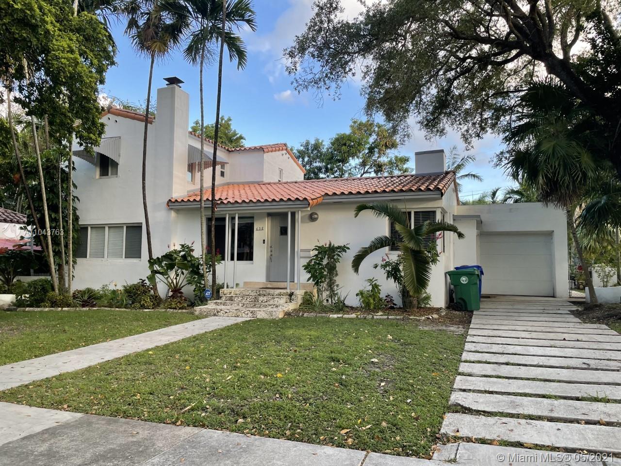 658 NE 74th St