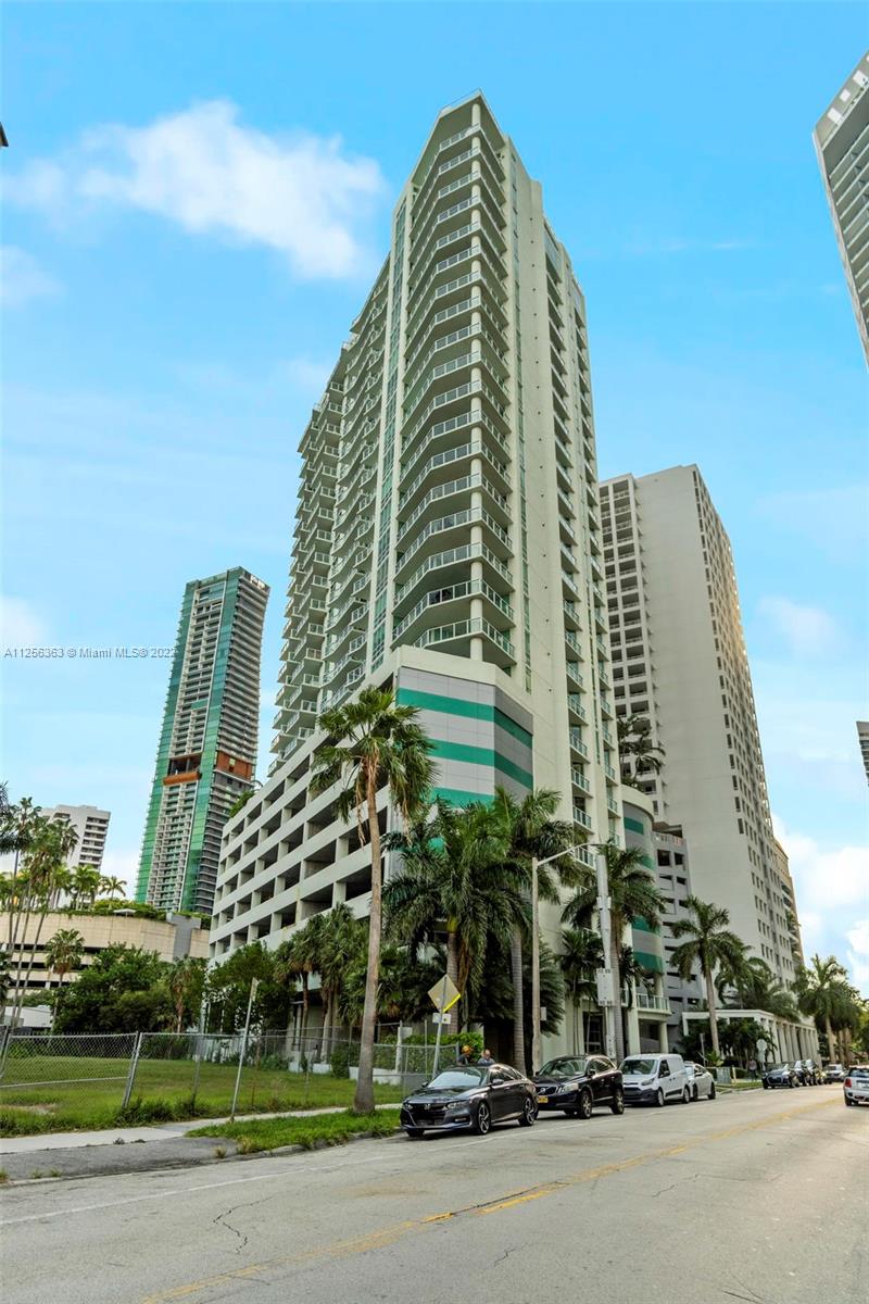 218 SE 14th St #1003 Miami, FL 33131