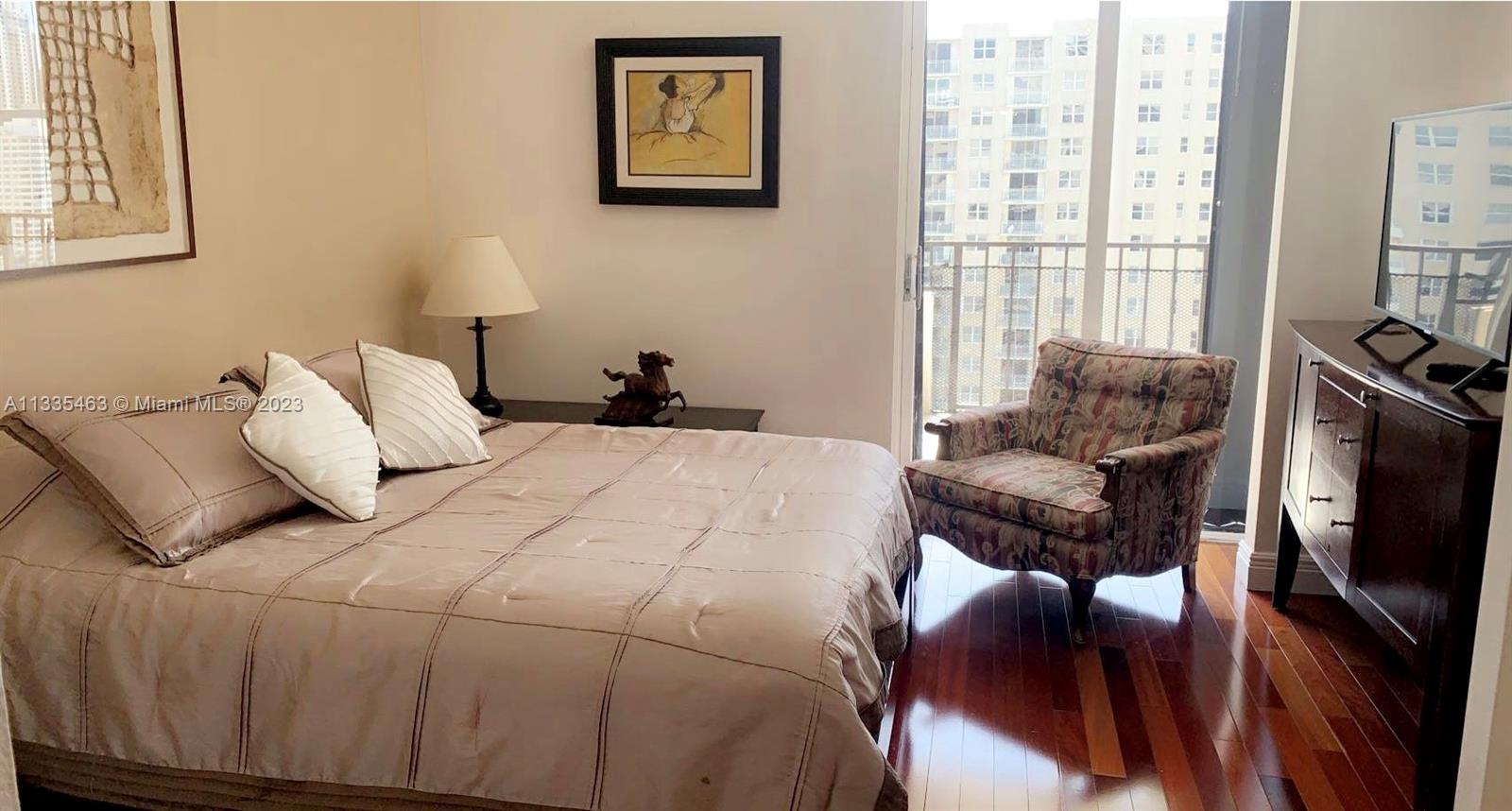 image Brickell Key One10