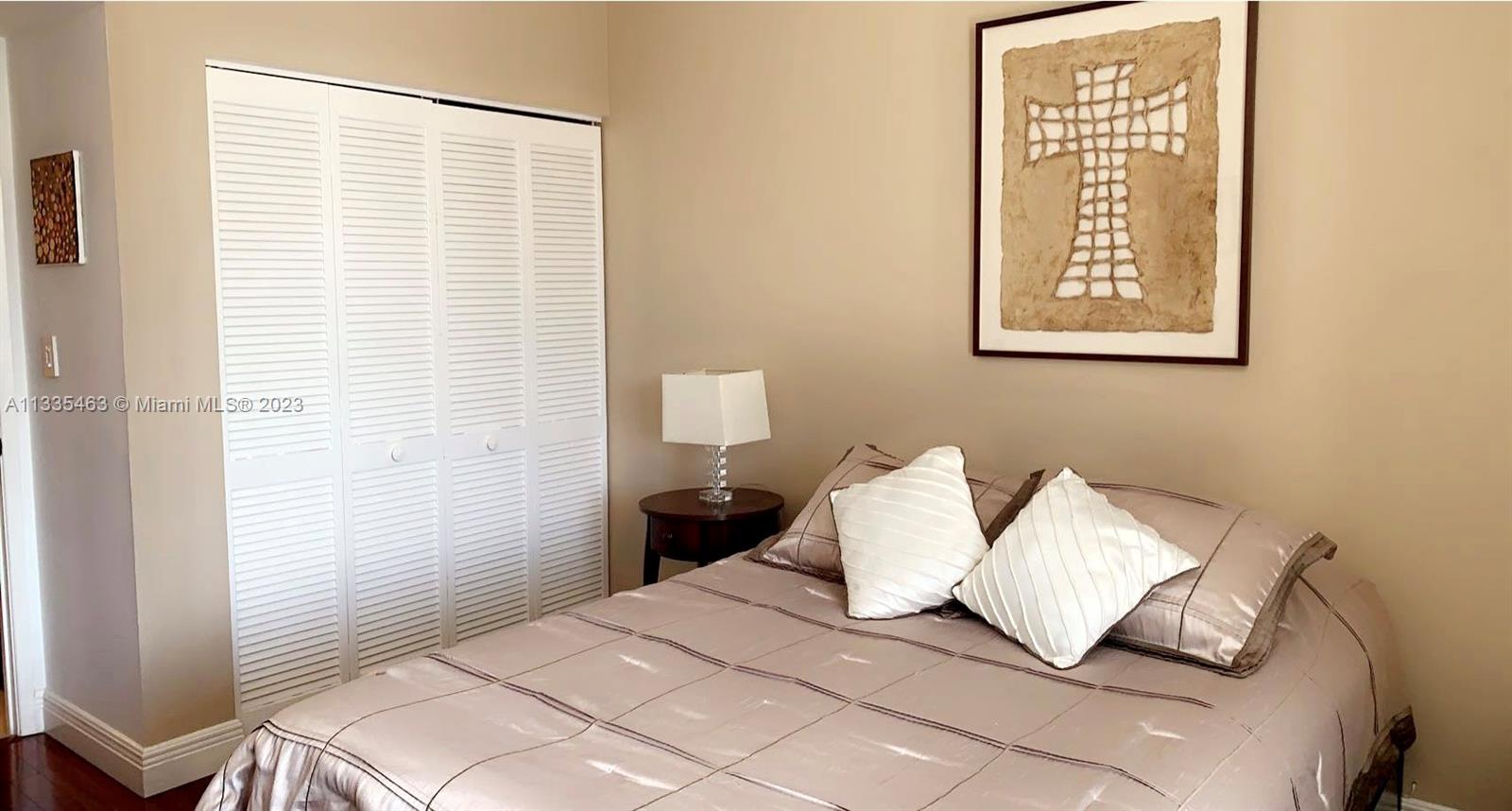 image Brickell Key One12