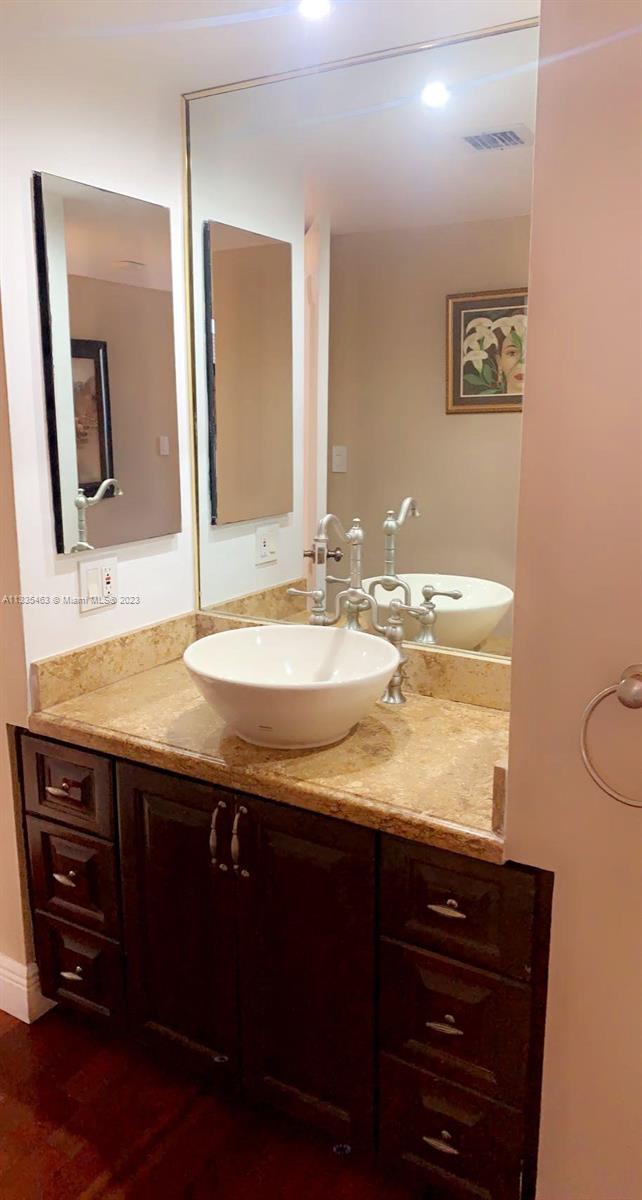 image Brickell Key One15