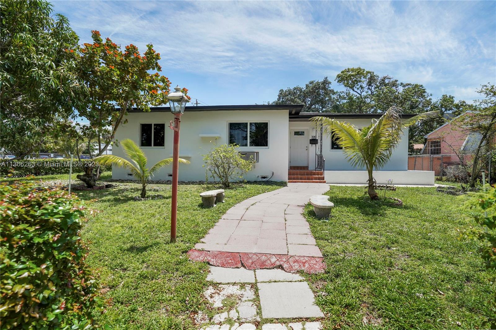 300 NE 48th St,Miami, FL 33137