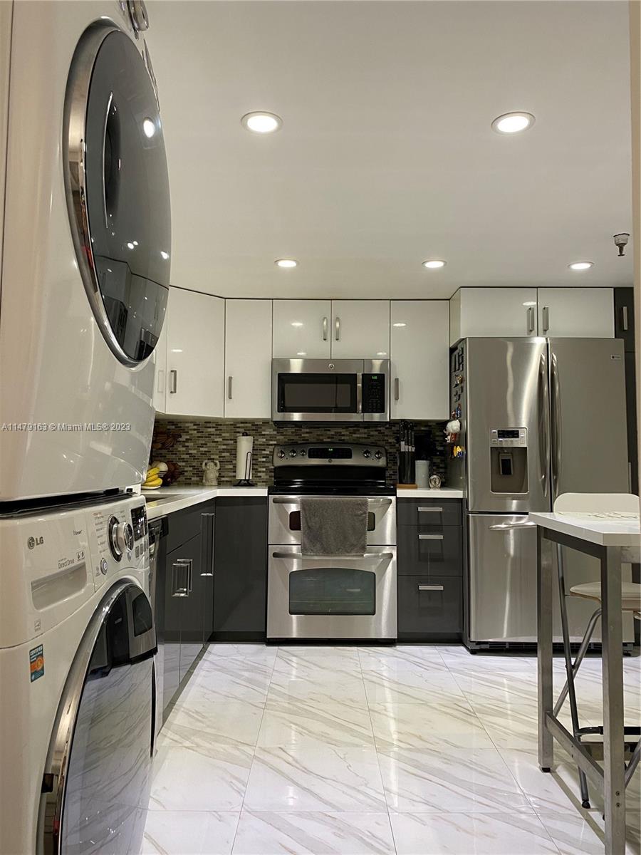 image Winston Towers 70011