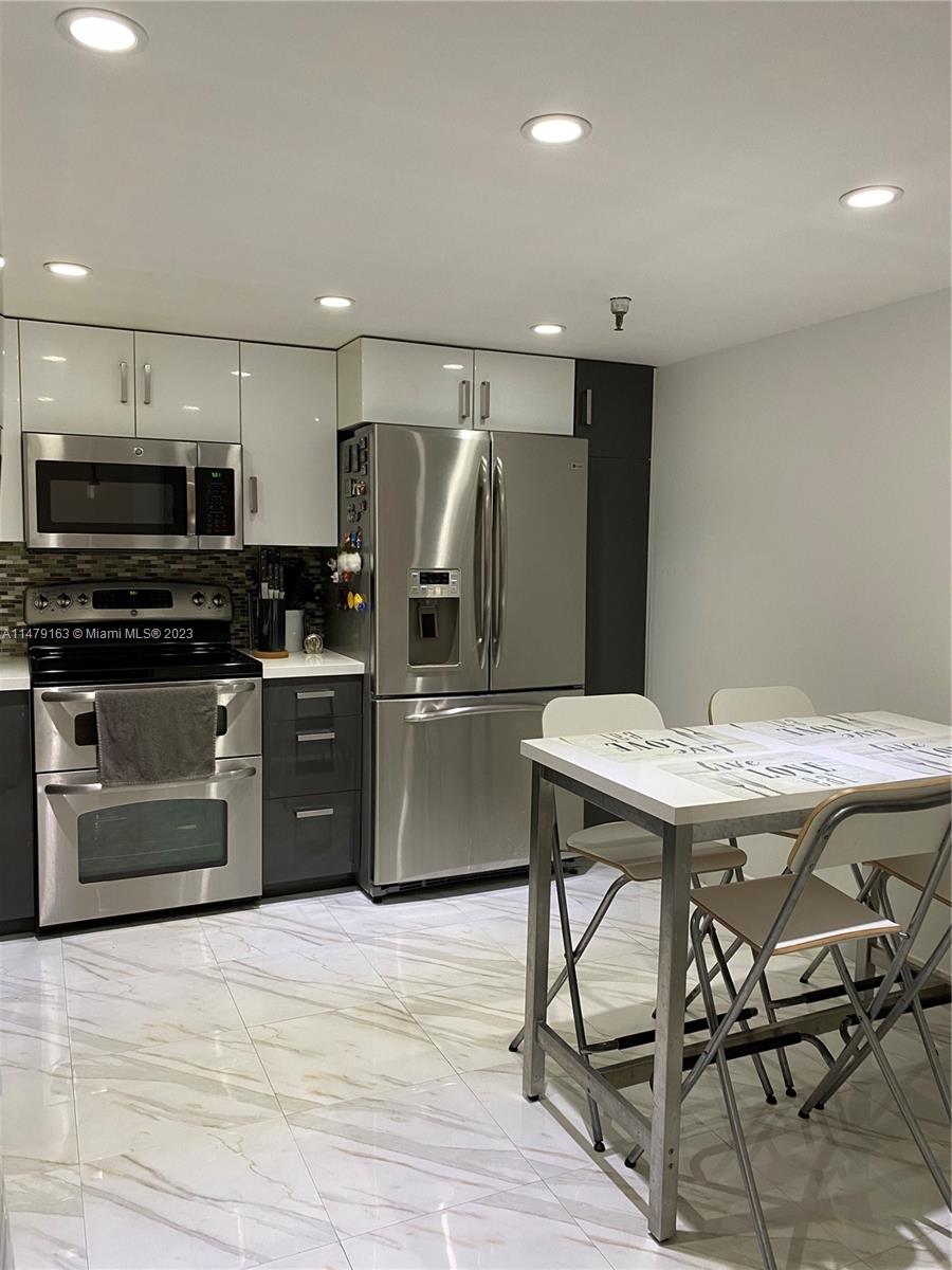 image Winston Towers 70014