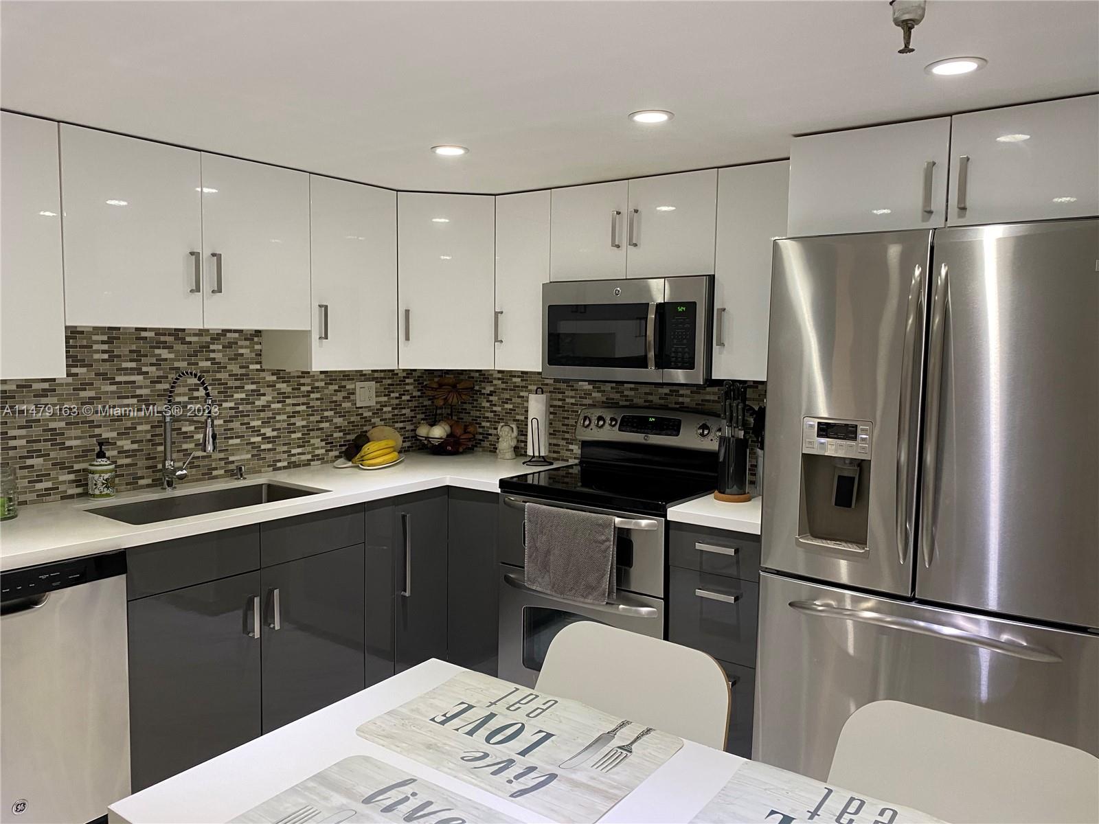 image Winston Towers 70016