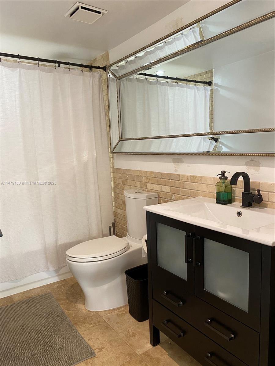 image Winston Towers 70025