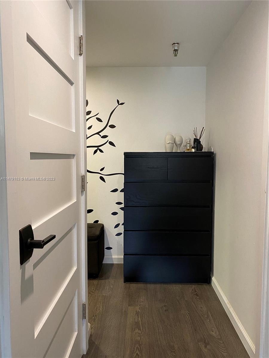 image Winston Towers 70034