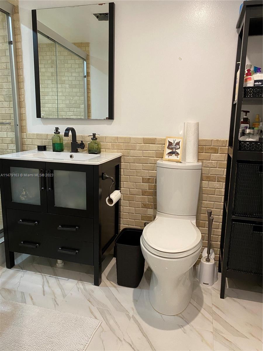 image Winston Towers 70037