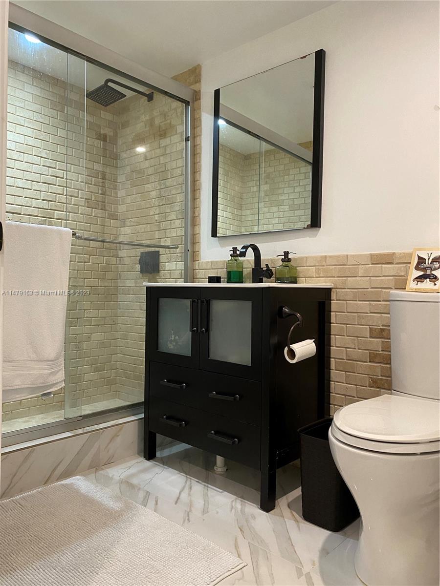 image Winston Towers 70038