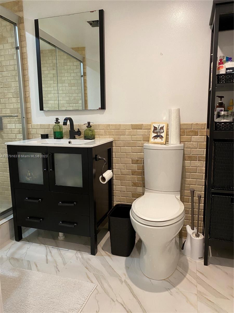 image Winston Towers 70040