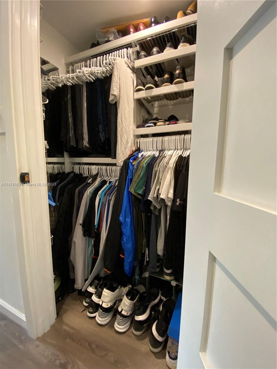 image Winston Towers 70045