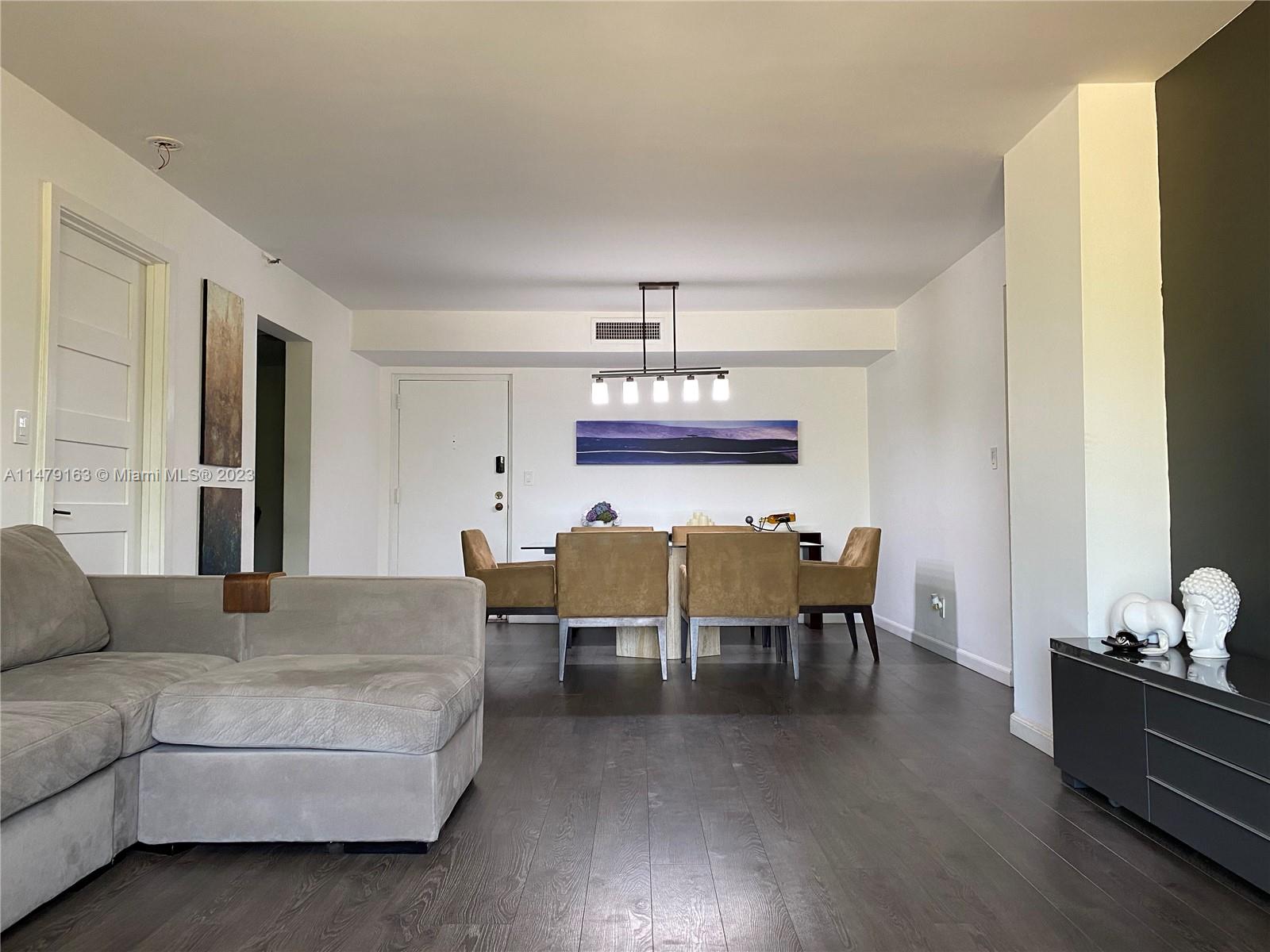 image Winston Towers 7005