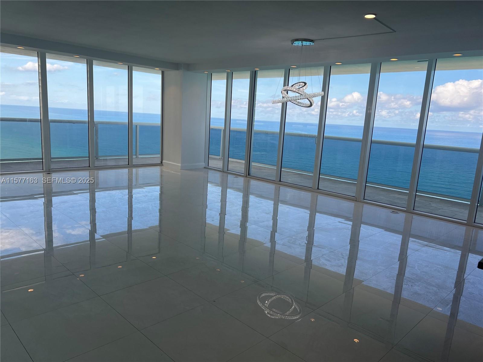 image Beach Club 226