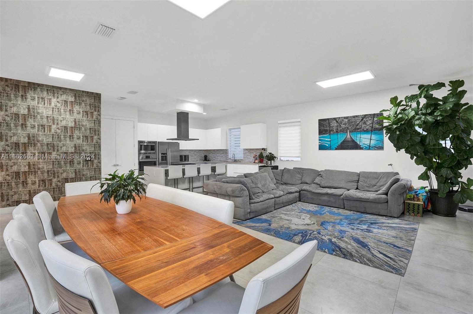 10055 NW 77th St Doral, FL 33178