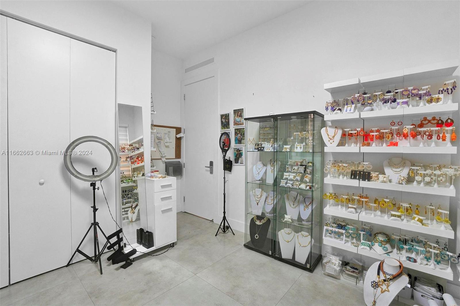 10055 NW 77th St Doral, FL 33178