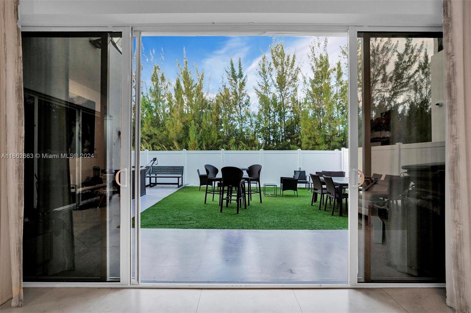 10055 NW 77th St Doral, FL 33178