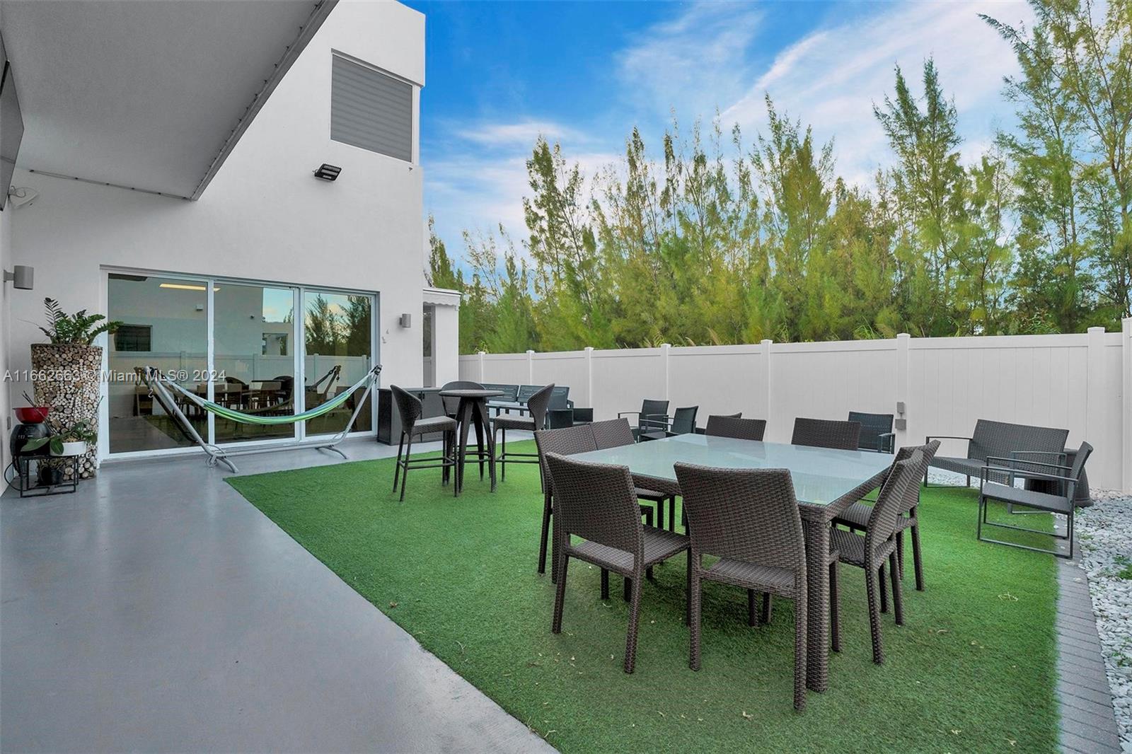 10055 NW 77th St Doral, FL 33178