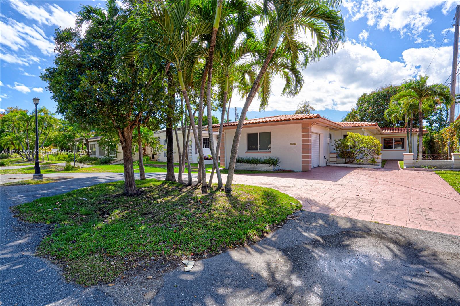 1526 Bird Rd,Coral Gables, FL 33146
