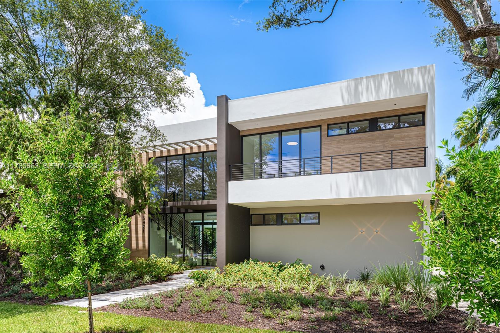 5921 SW 84th St South Miami, FL 33143