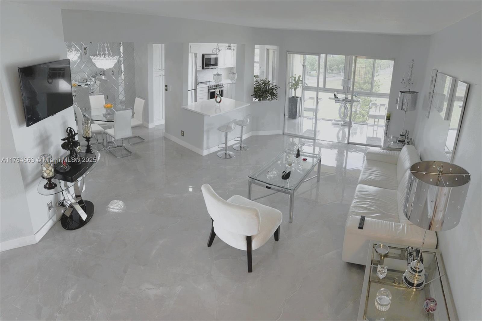 3836 Via Poinciana #604