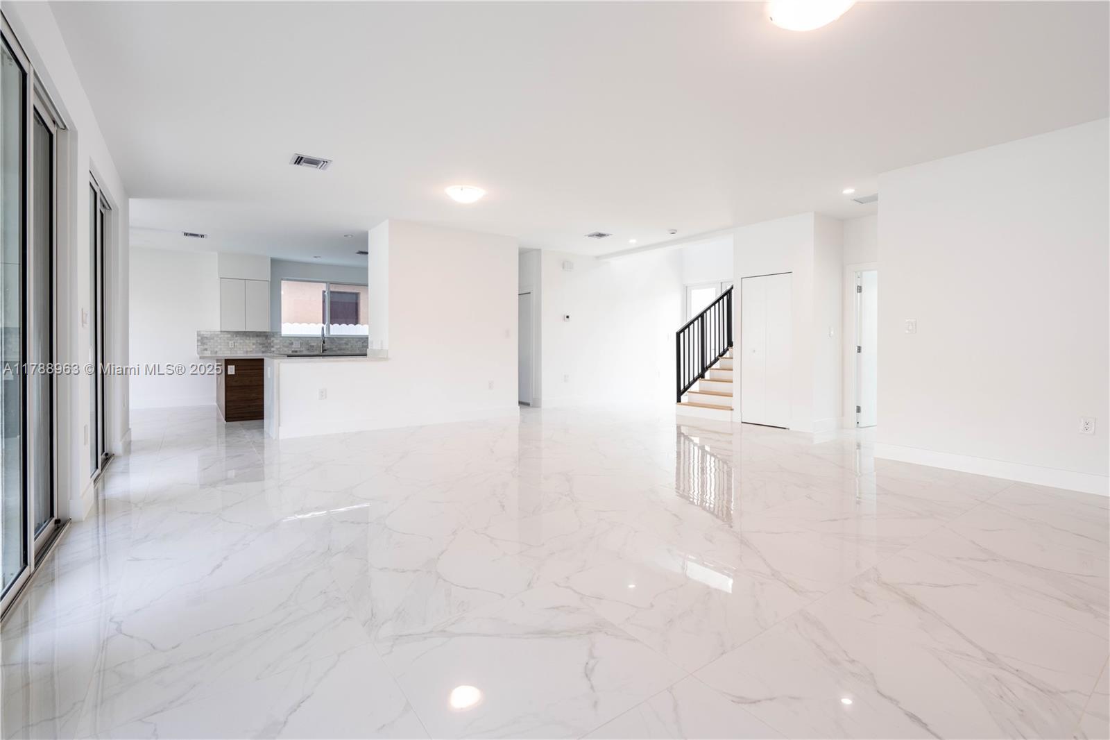 910 SW 24th Rd Miami, FL 33129