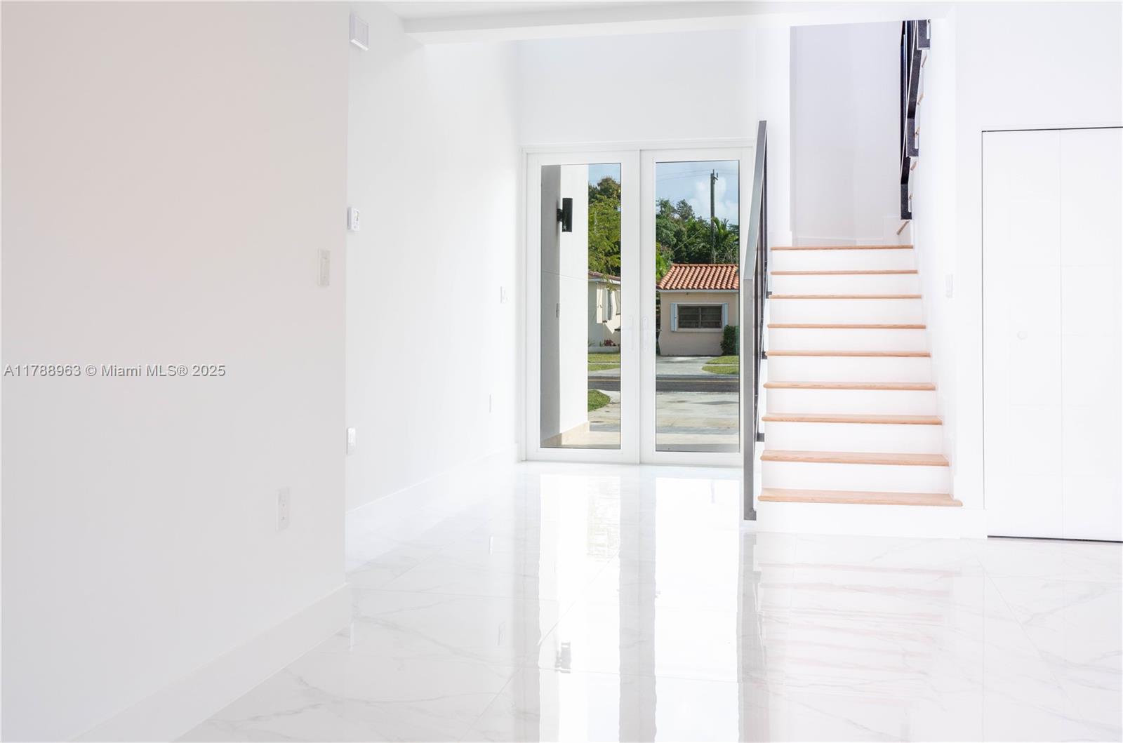 910 SW 24th Rd Miami, FL 33129