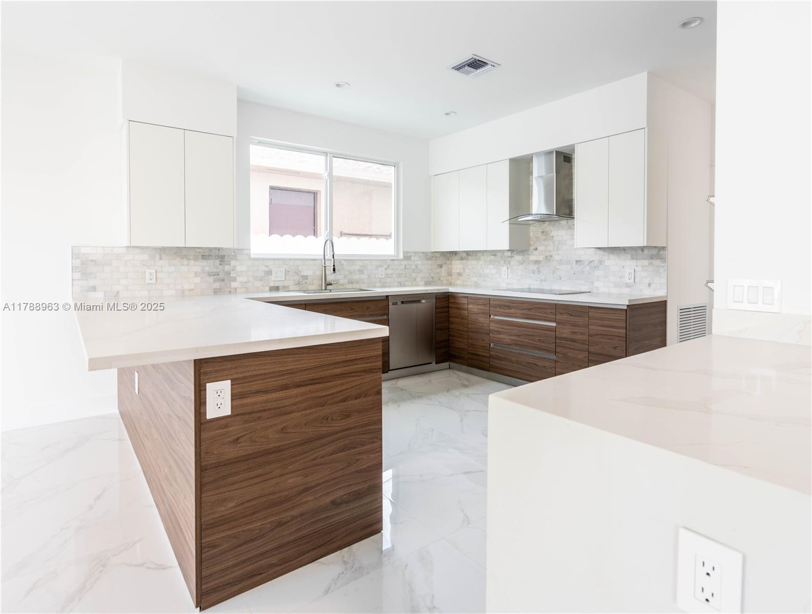 910 SW 24th Rd Miami, FL 33129