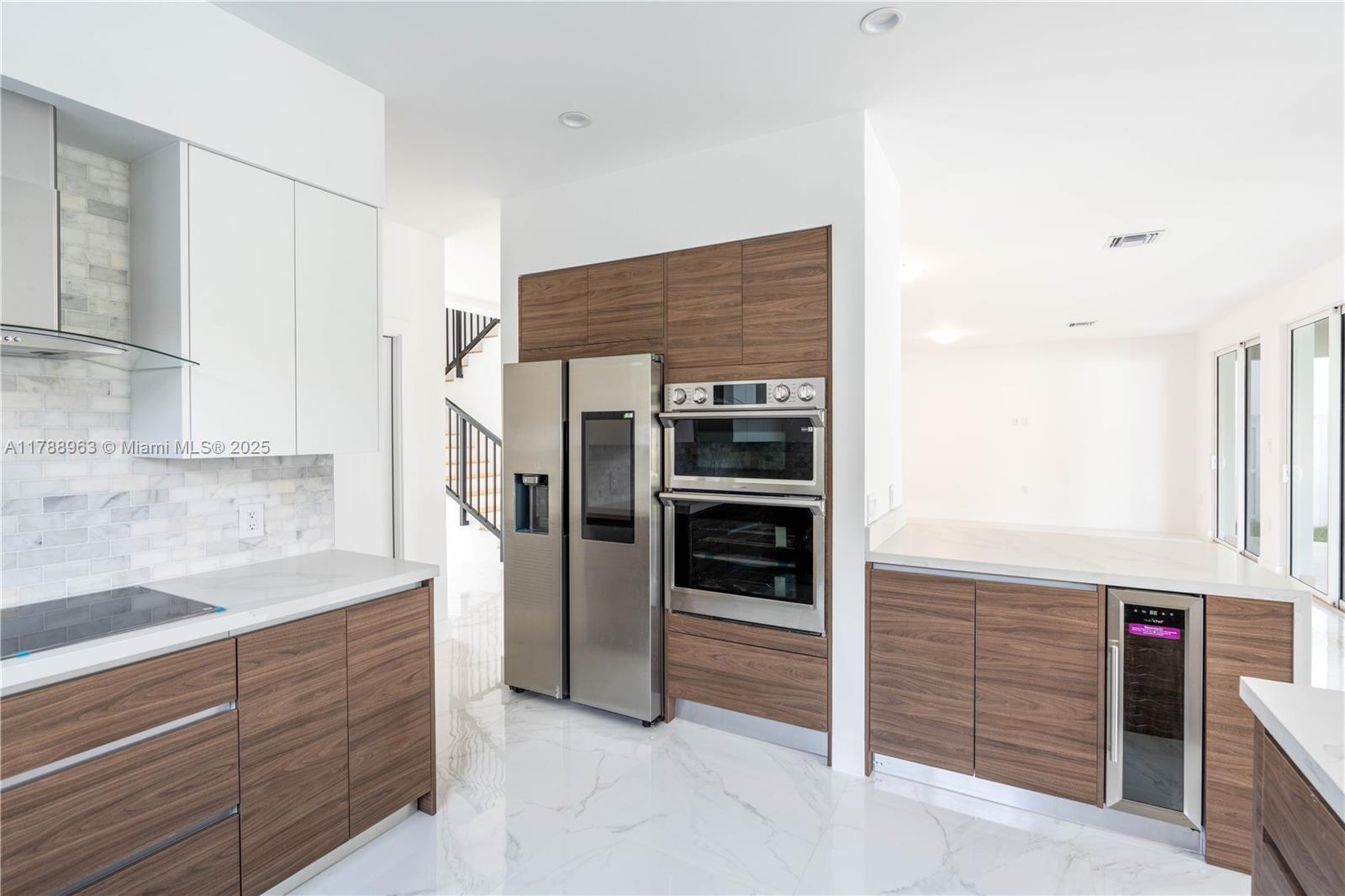 910 SW 24th Rd Miami, FL 33129