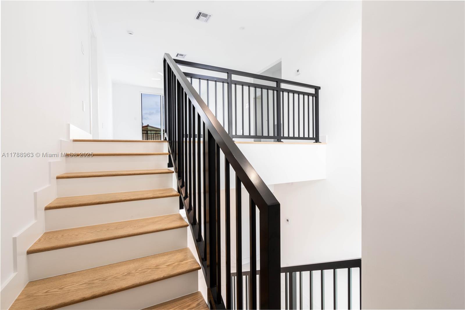 910 SW 24th Rd Miami, FL 33129