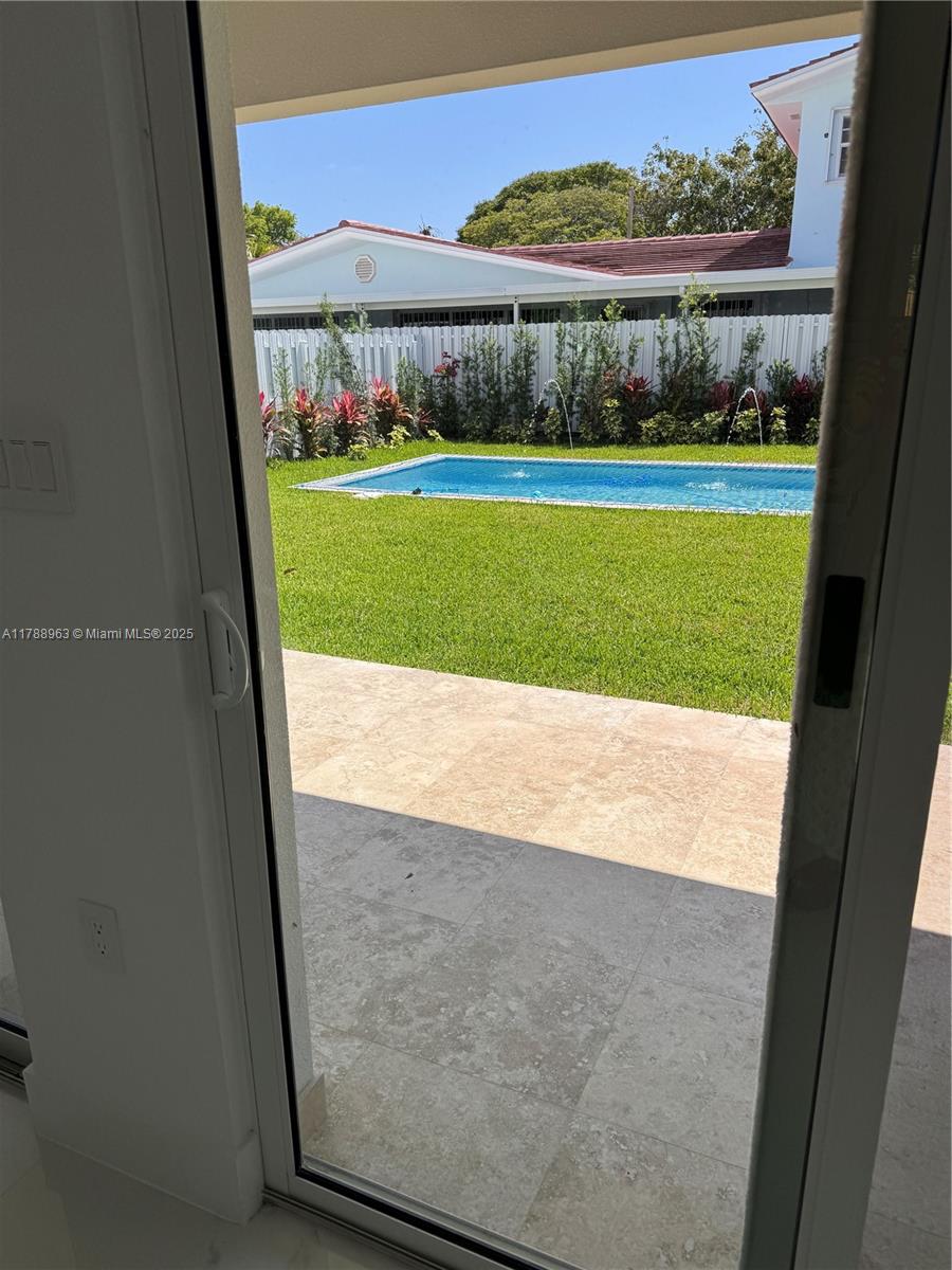 910 SW 24th Rd Miami, FL 33129