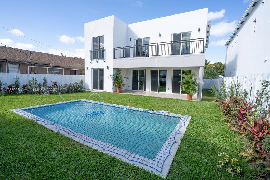 910 SW 24th Rd Miami, FL 33129