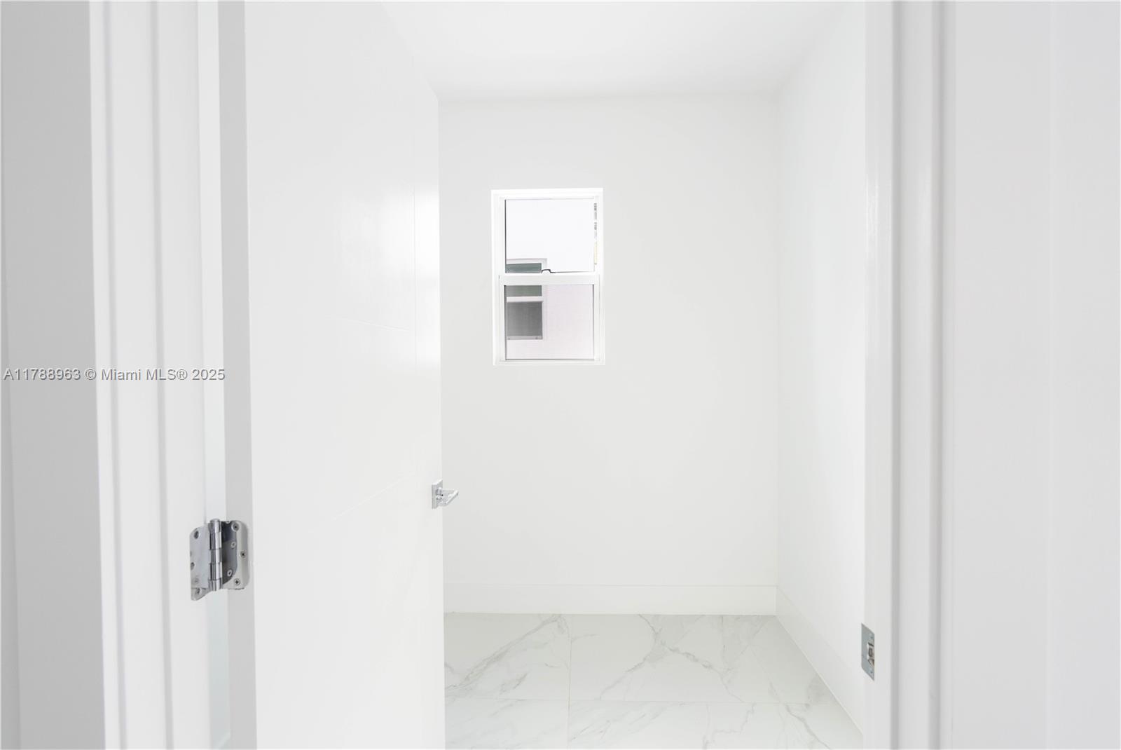 910 SW 24th Rd Miami, FL 33129