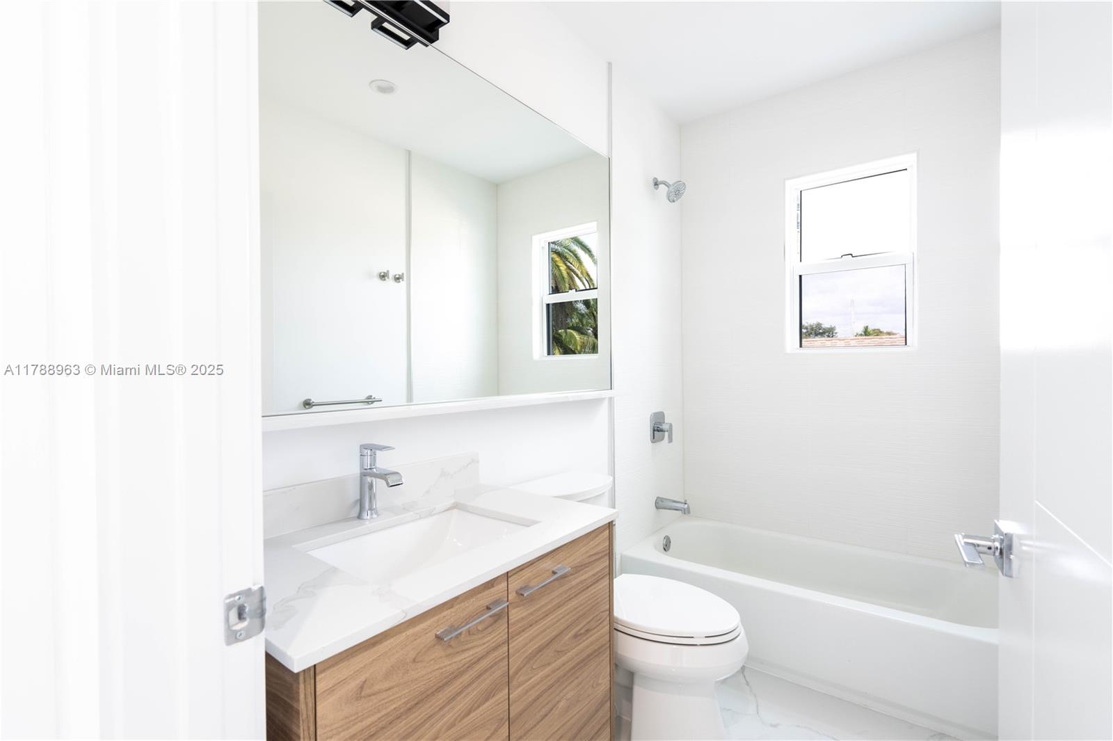 910 SW 24th Rd Miami, FL 33129