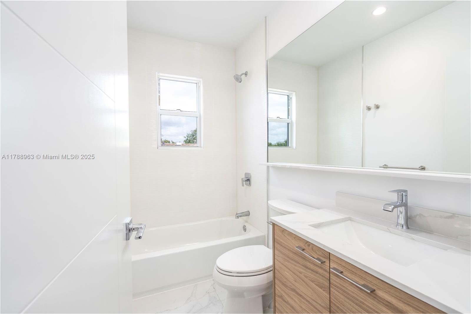 910 SW 24th Rd Miami, FL 33129