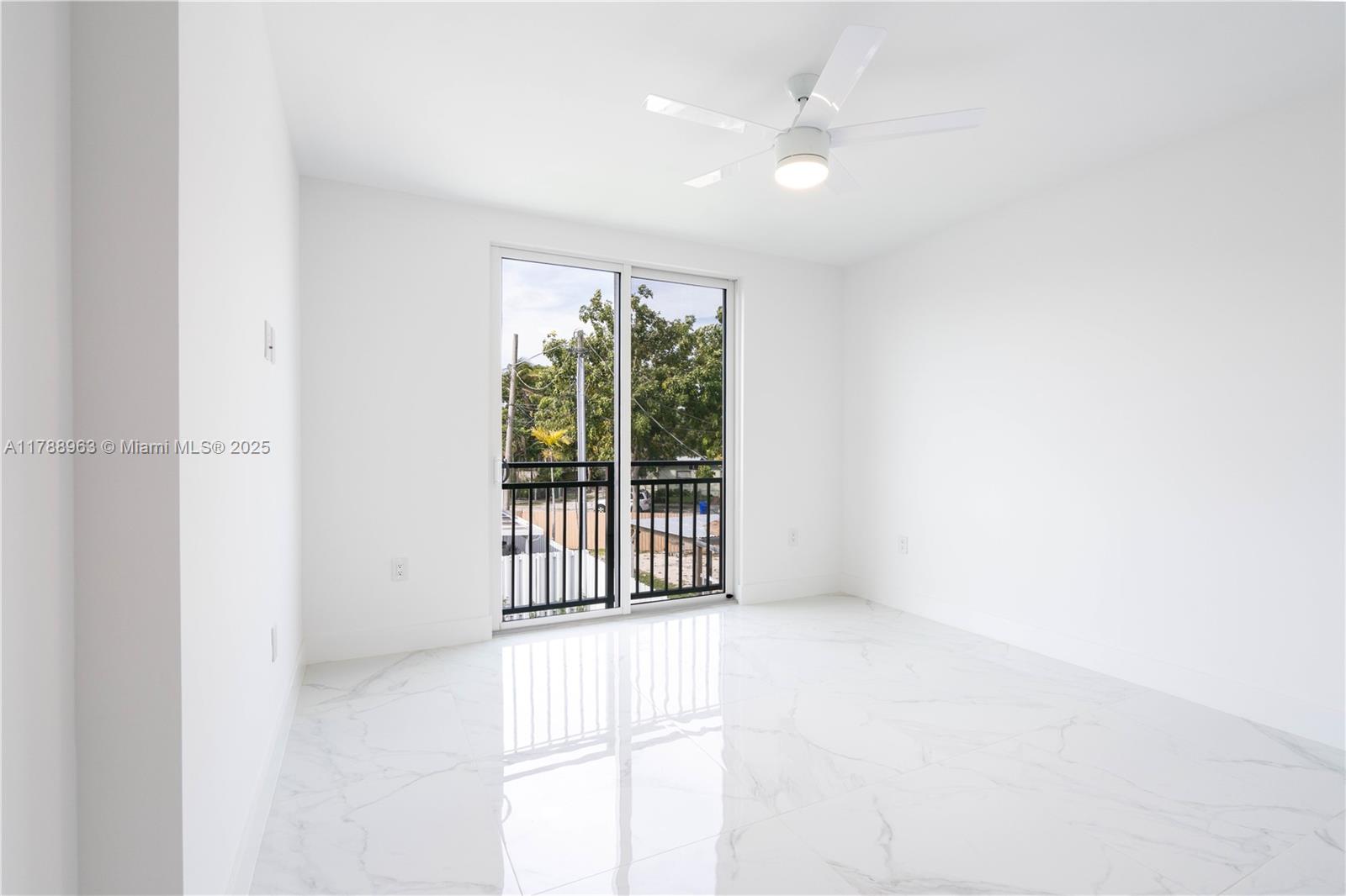 910 SW 24th Rd Miami, FL 33129