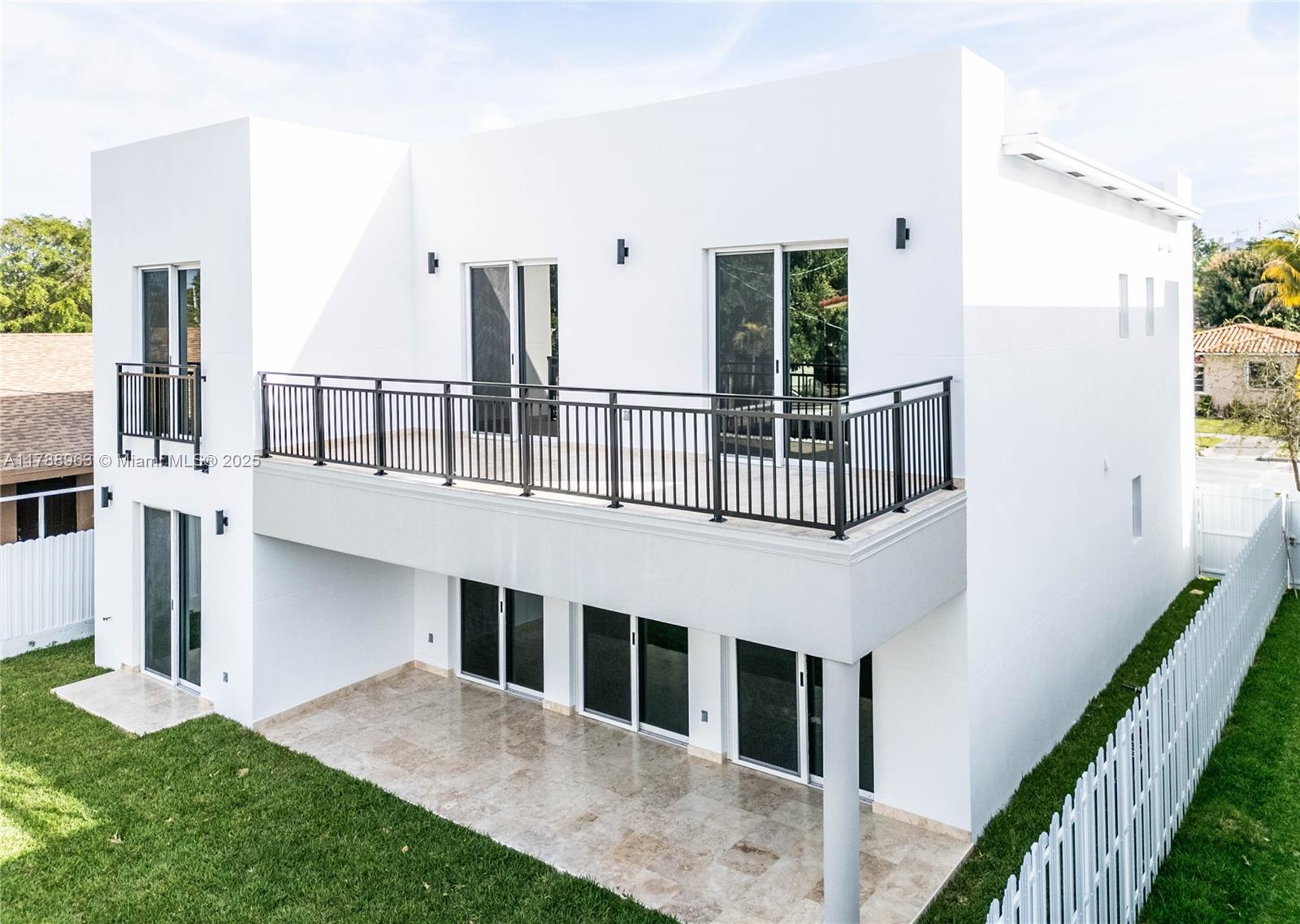 910 SW 24th Rd Miami, FL 33129