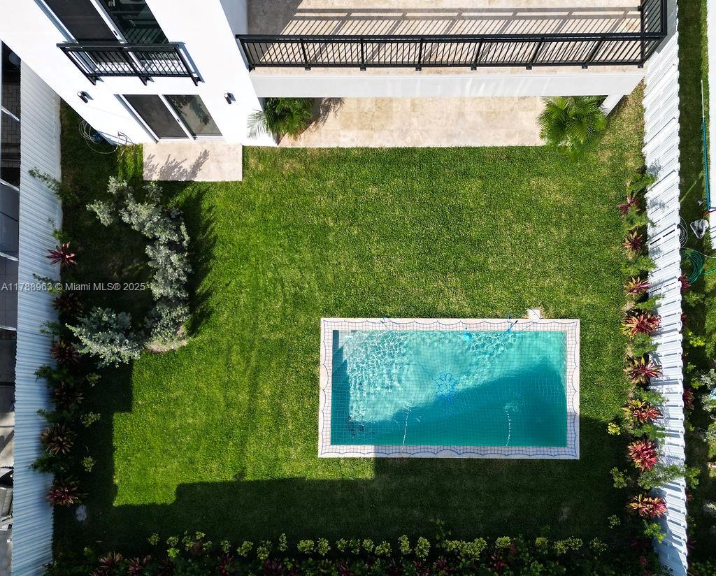 910 SW 24th Rd Miami, FL 33129