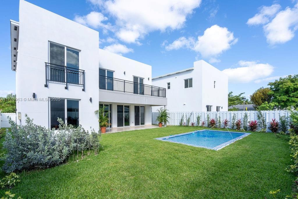 910 SW 24th Rd Miami, FL 33129