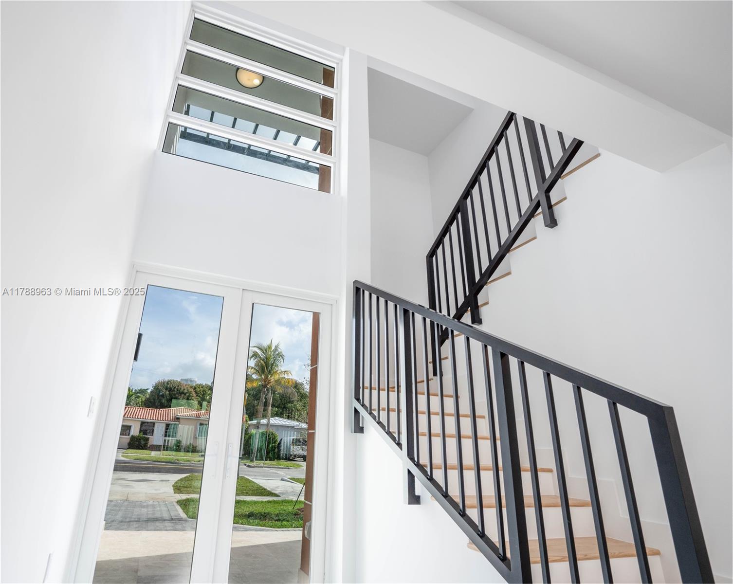 910 SW 24th Rd Miami, FL 33129