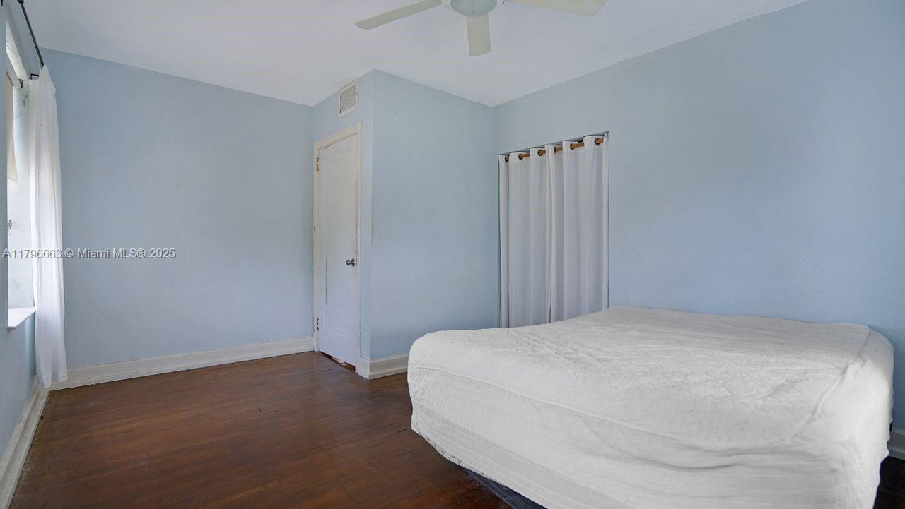 1423 Biarritz Dr Miami Beach, FL 33141