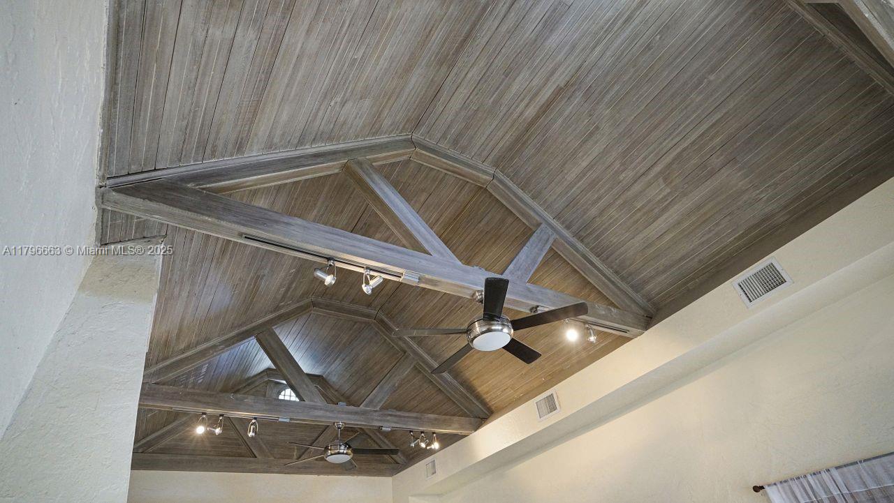 1423 Biarritz Dr Miami Beach, FL 33141