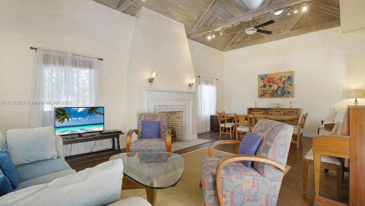 1423 Biarritz Dr Miami Beach, FL 33141